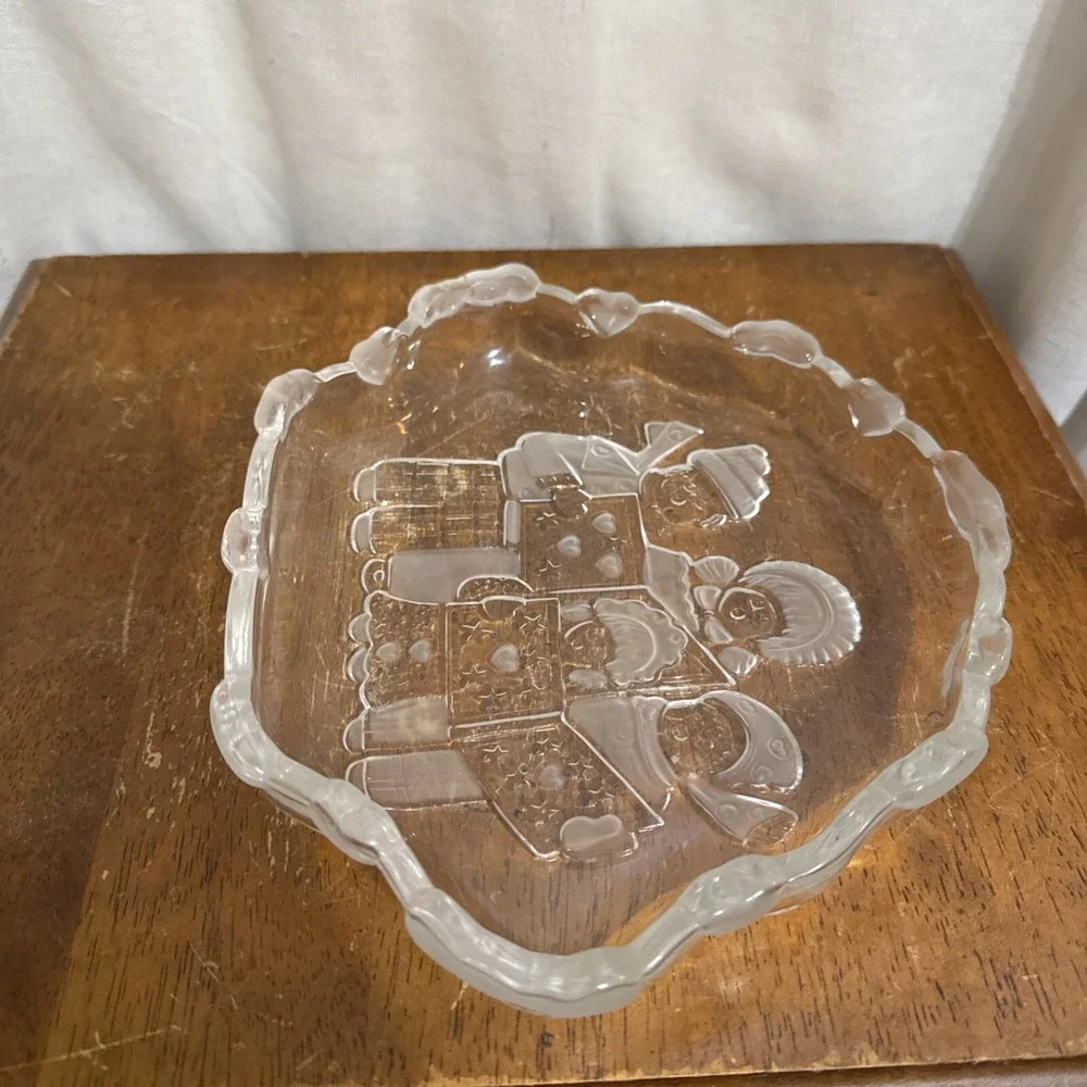Vintage Mikasa Crystal Christmas Celebration Carolers Sweet Candy Dish‎ 8 1/4
